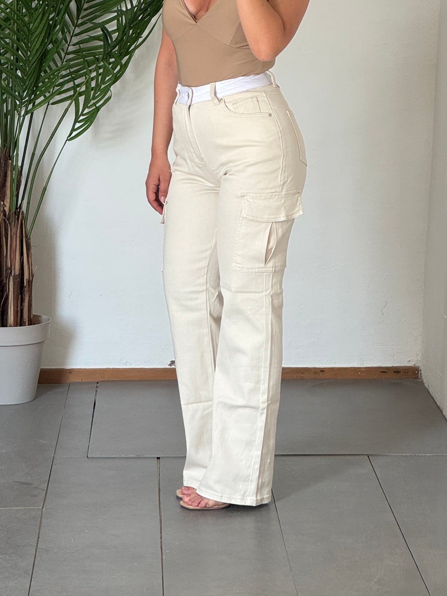 Pantalone cargo contrasto