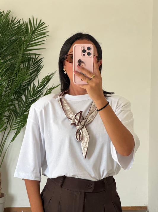 T-shirt foulard