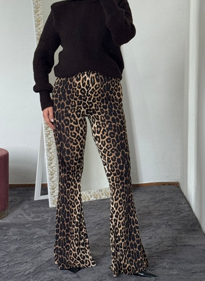 Pantaleggings Flare Up